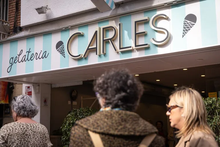 Fachada de Gelateria Carles — Av. Santa Maria, Castelldefels