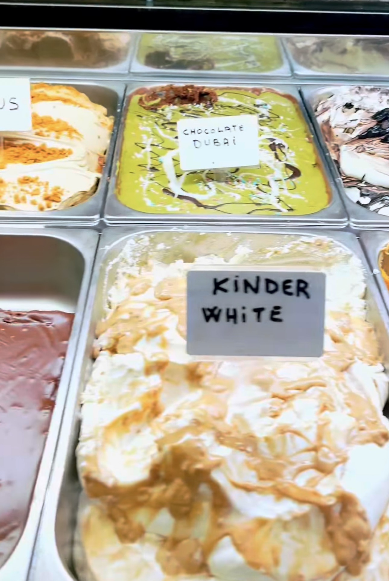 Kinder White y Chocolate Dubai